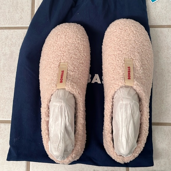 Bombas Shoes Nib Womens Bombas Sunday Slippers Neutral Color Sz 9 Poshmark